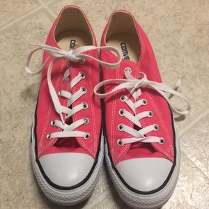 Pink converse (women’s size 10)